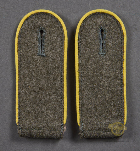 German WWII Army Signals Set of Slip on EM Shoulder Boards