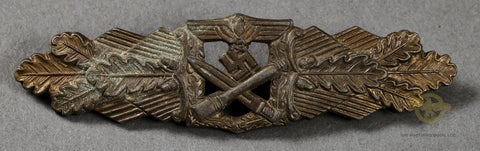 WWII German Close Combat Clasp in Bronze